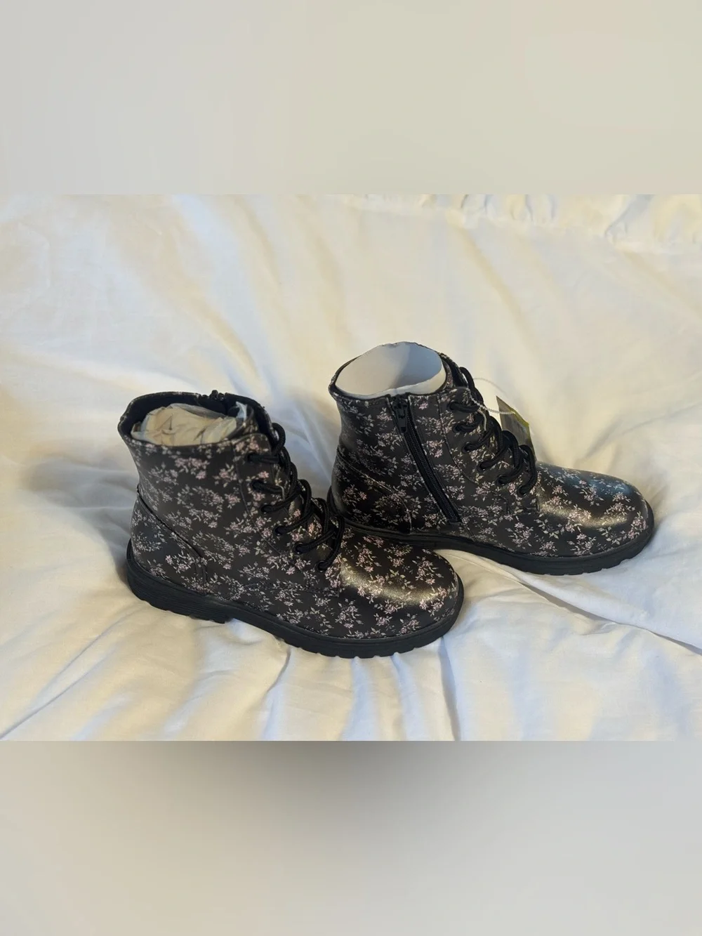 NWT Blowfish Malibu Kids Rayana Black Floral Combat Boots Sz 3Y